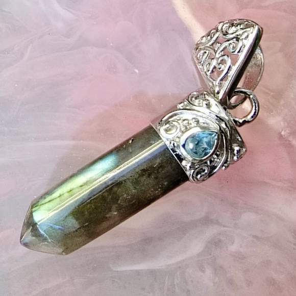 Malagasy ✦ Labradorite & Topaz Talisman ✦ Platinum Over Copper Pendant 15.9 CTW - Picture 3 of 13